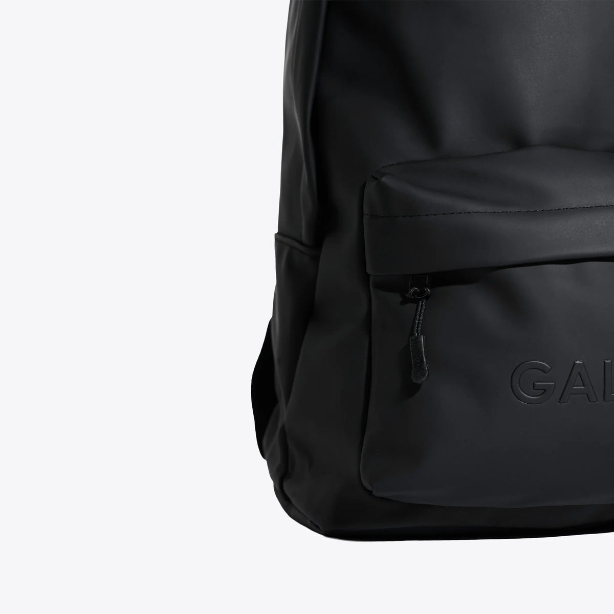 ESSENTIAL BACKPACK